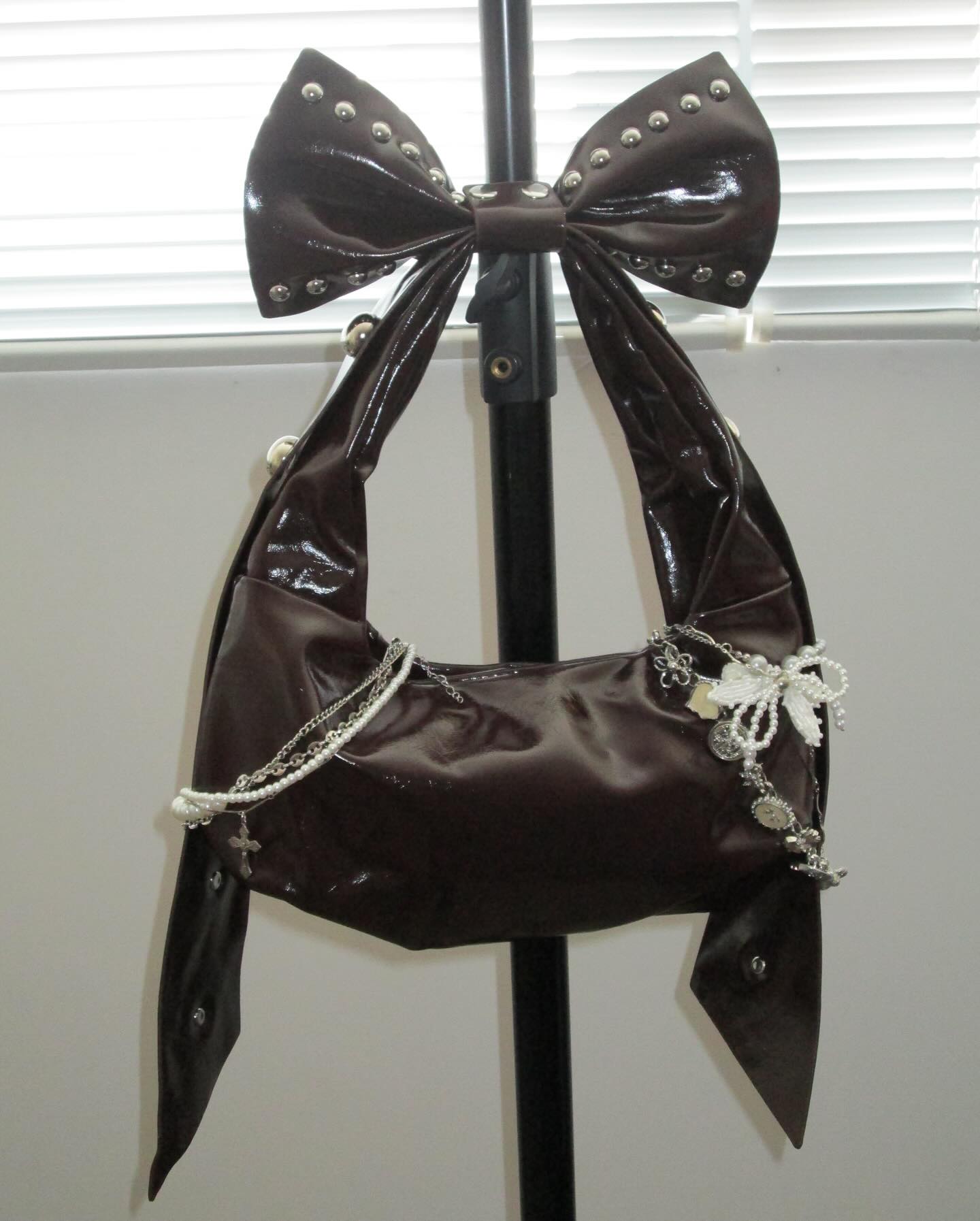 [IUE STUDIO] Detachable Ribbon Leather Handbag