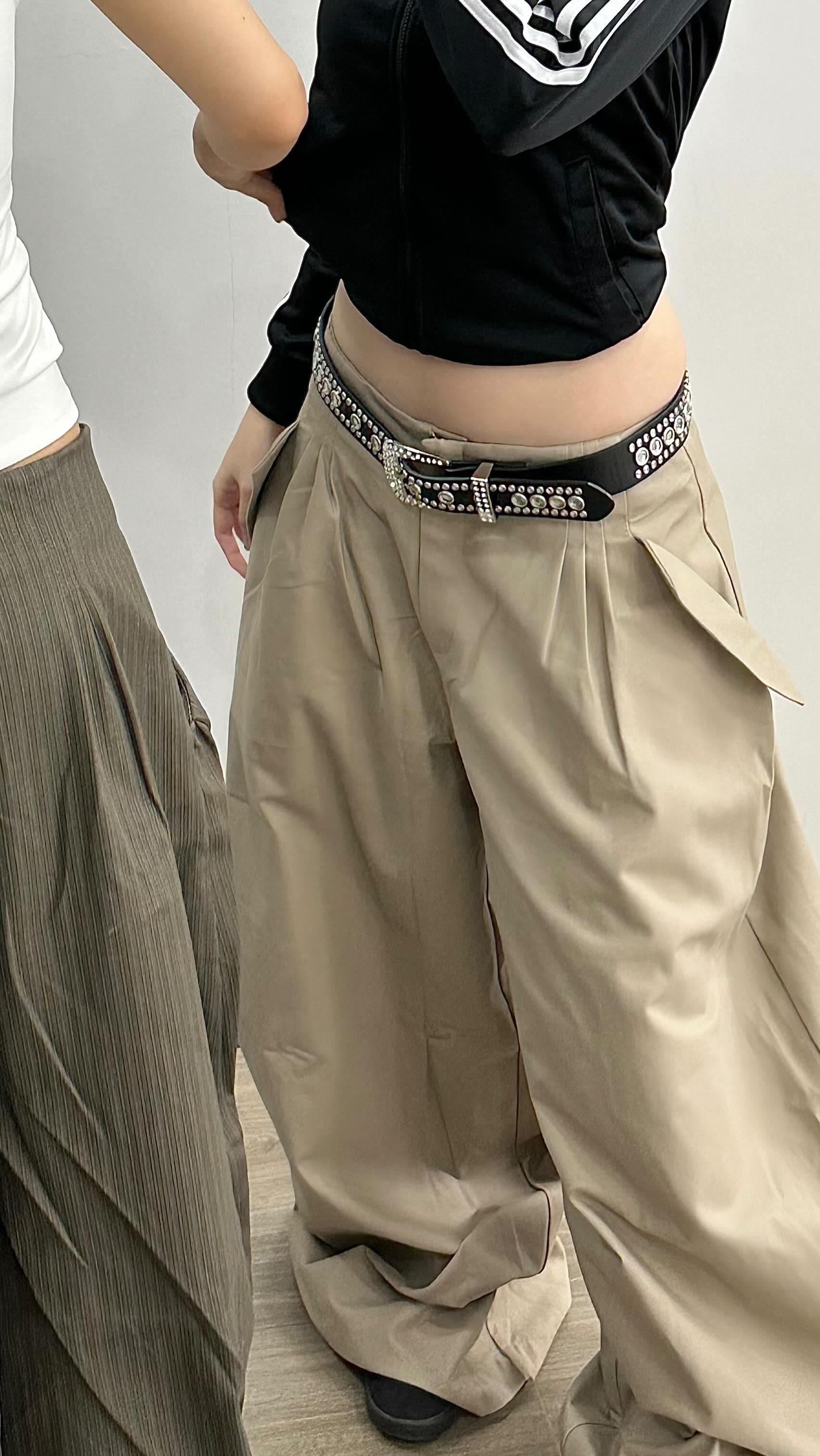[IUE STUDIO] BAGGY PANTS
