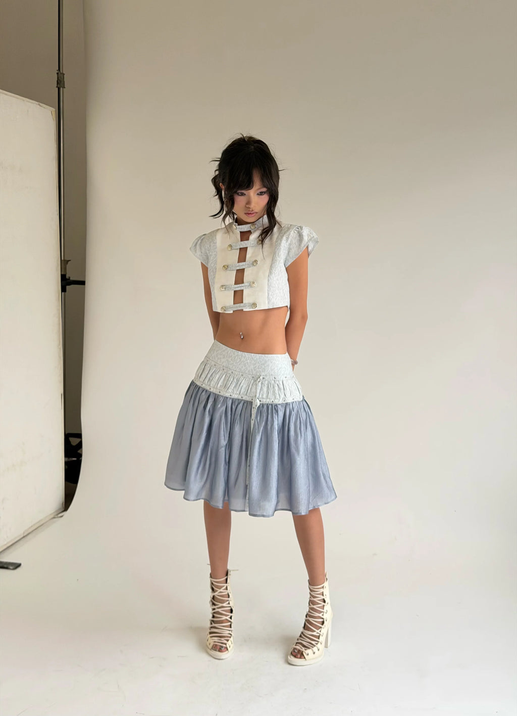 [into.eight] KIRI TOP